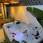 Compass Luxury *