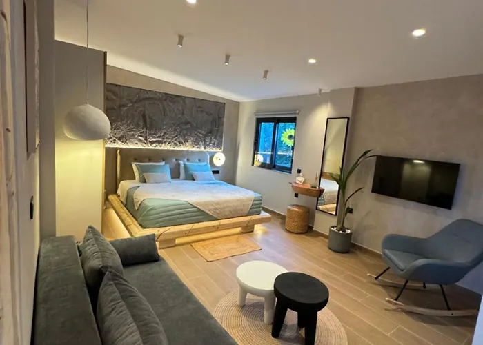 Compass Luxury Апартаменты *