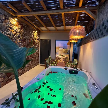 Compass Luxury Apartament *